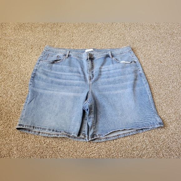 Lane Bryant Plus Size Light Blue Jean Shorts Size 24 - Picture 1 of 14